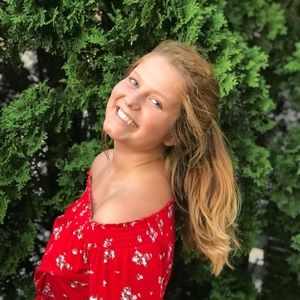 Meet your Posher, Emma